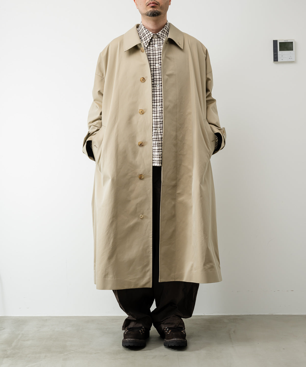 HUGE SINGLE TRENCH COAT