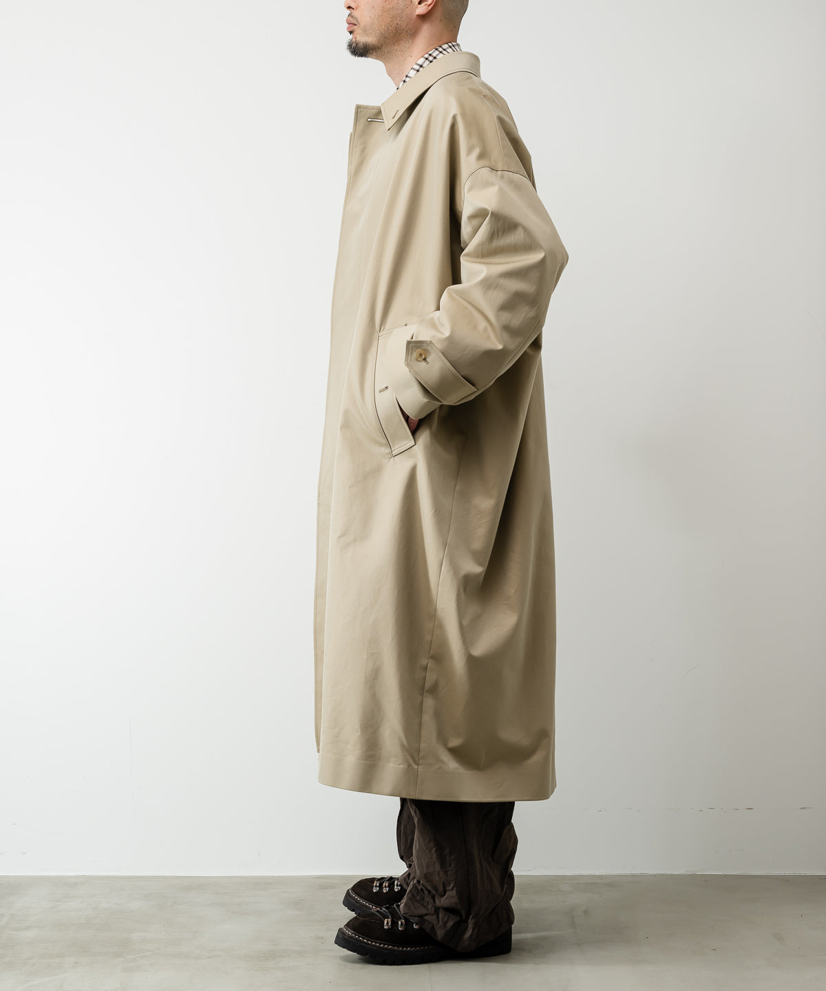 HUGE SINGLE TRENCH COAT