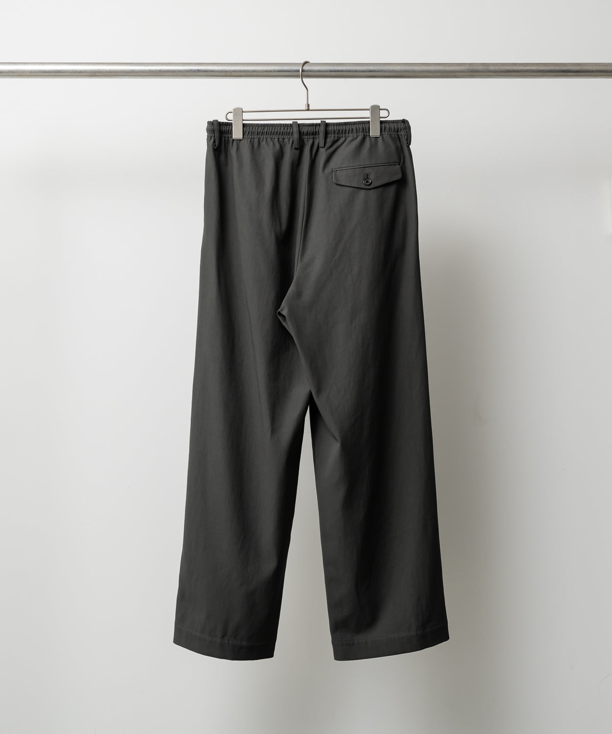 TRIPLE PLEATED EASY TROUSERS