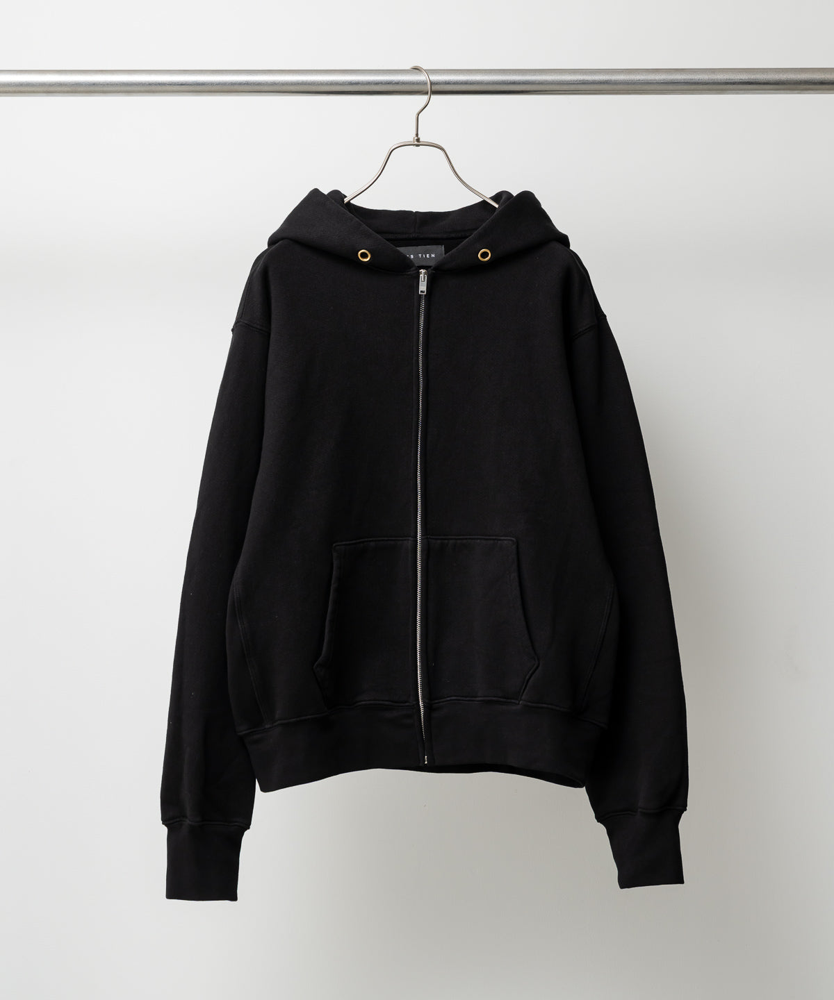 CLASSIC ZIP HOODIE