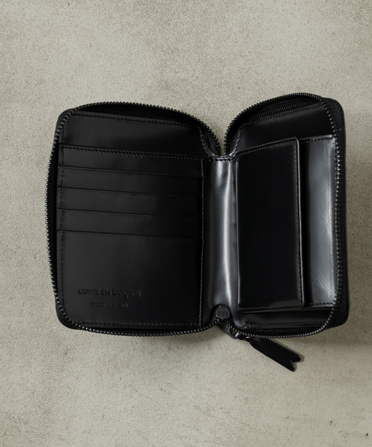 VERY BLACK BIFOLD WALLET