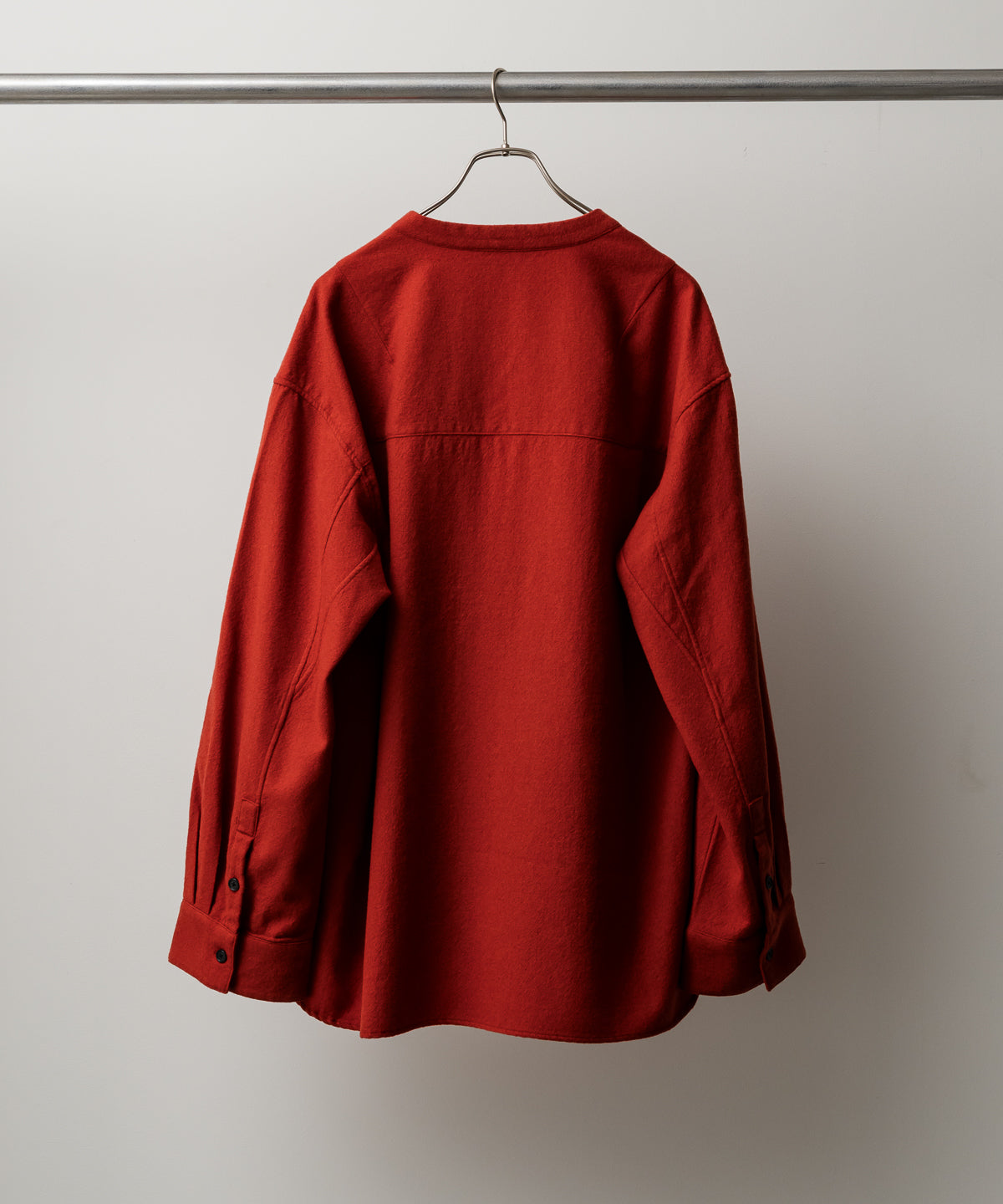 SHRINK WOOL NO-COLLAR TAILORED SHIRT