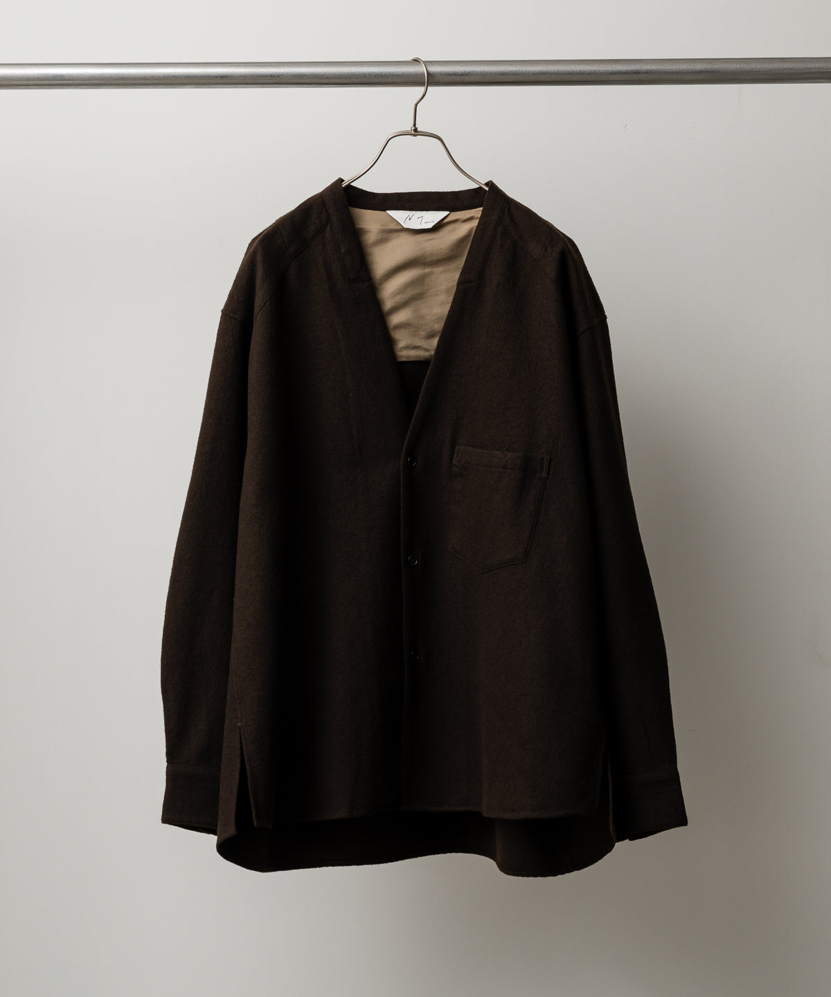 SHRINK WOOL NO-COLLAR TAILORED SHIRT