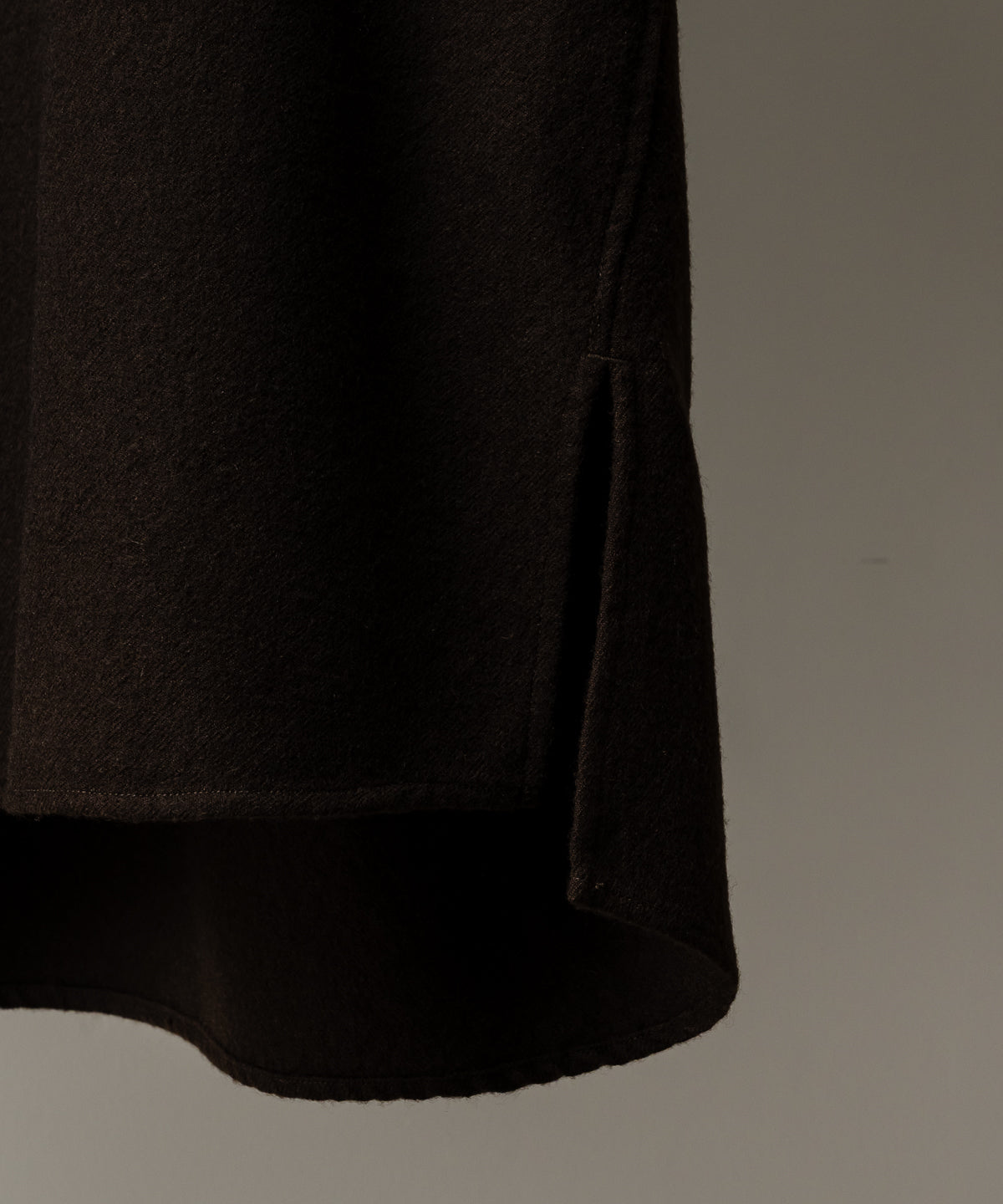 SHRINK WOOL NO-COLLAR TAILORED SHIRT