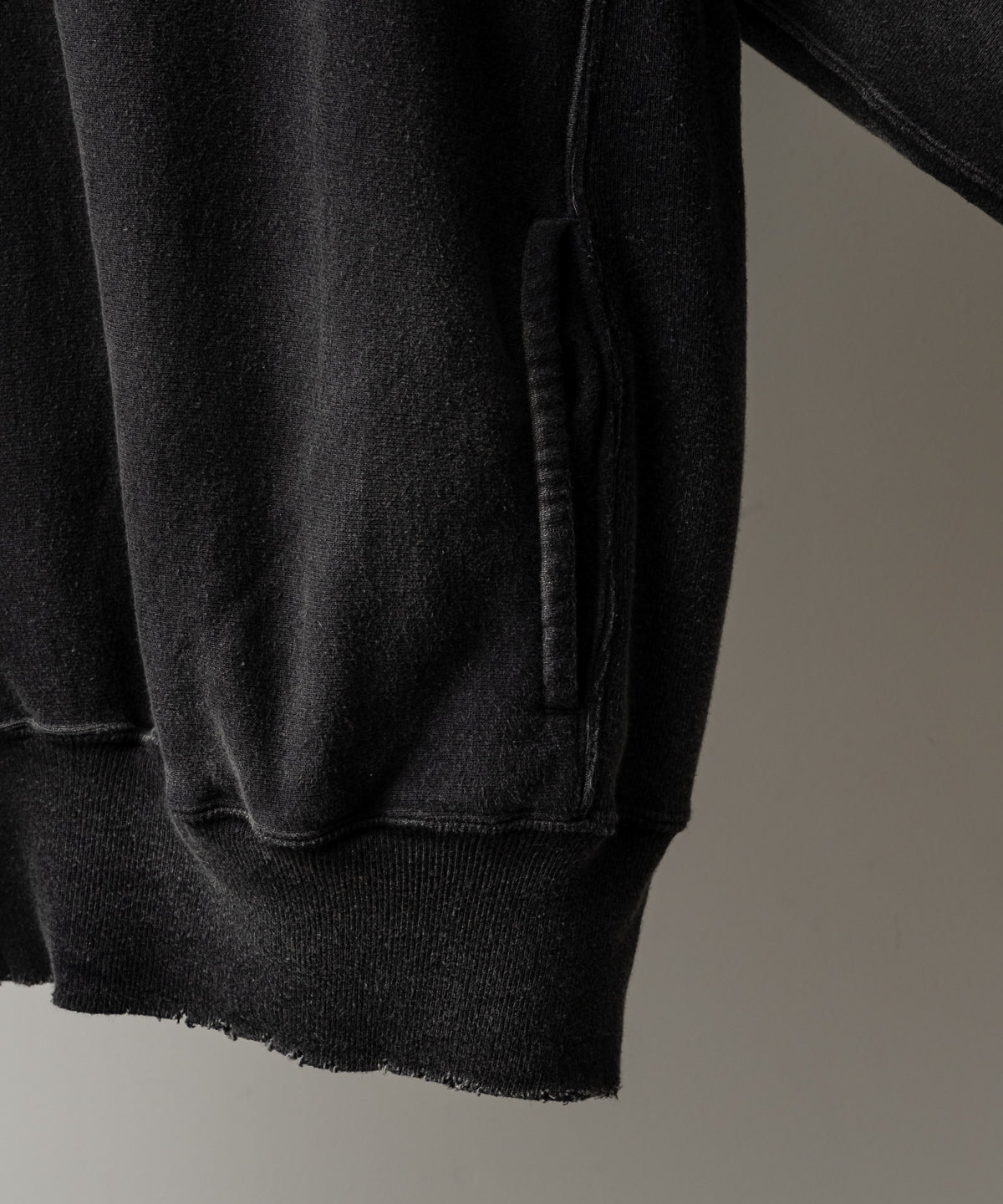FLEECE-LINED SWEAT PULLOVER