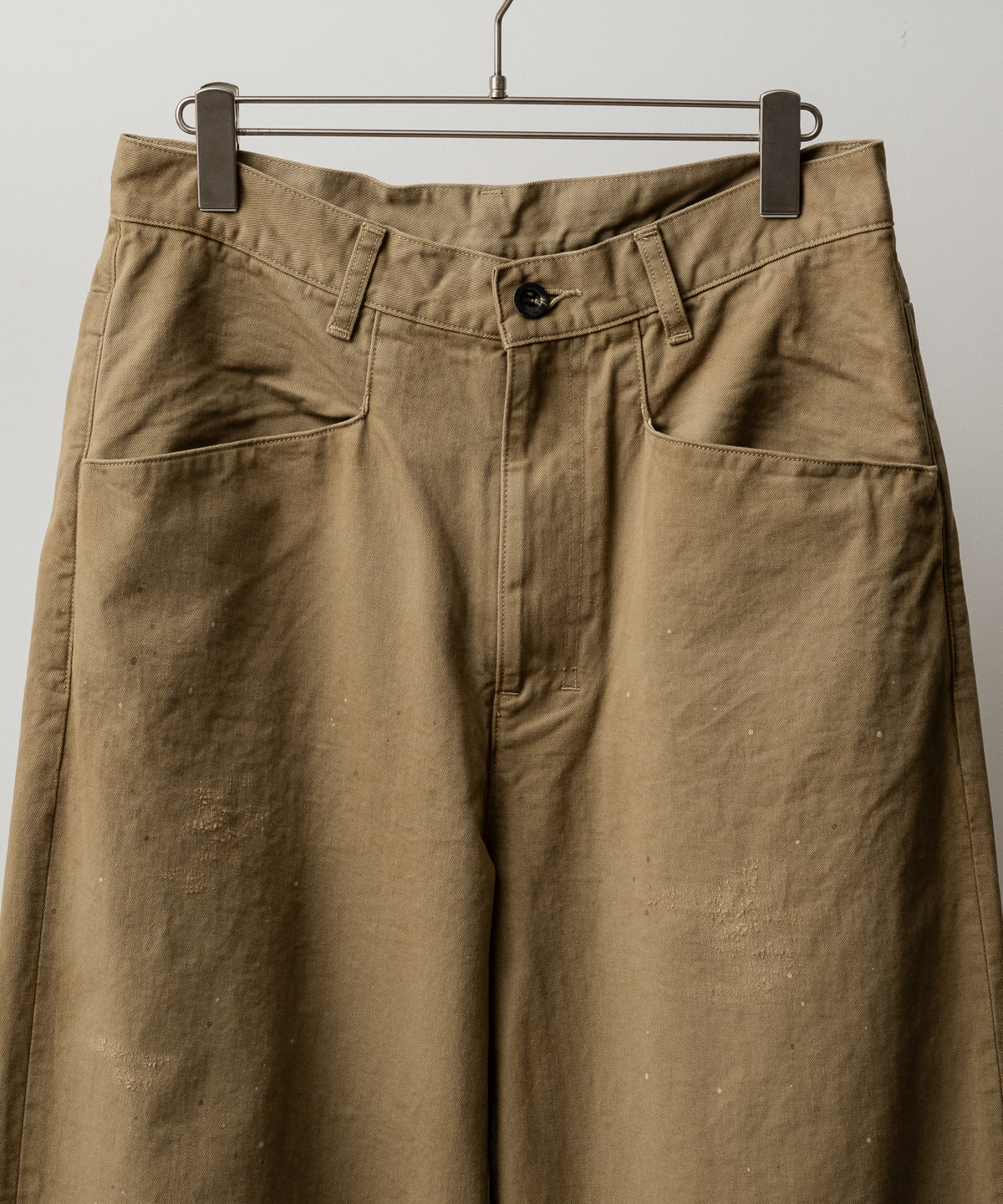 AGING CHINO SLACKS
