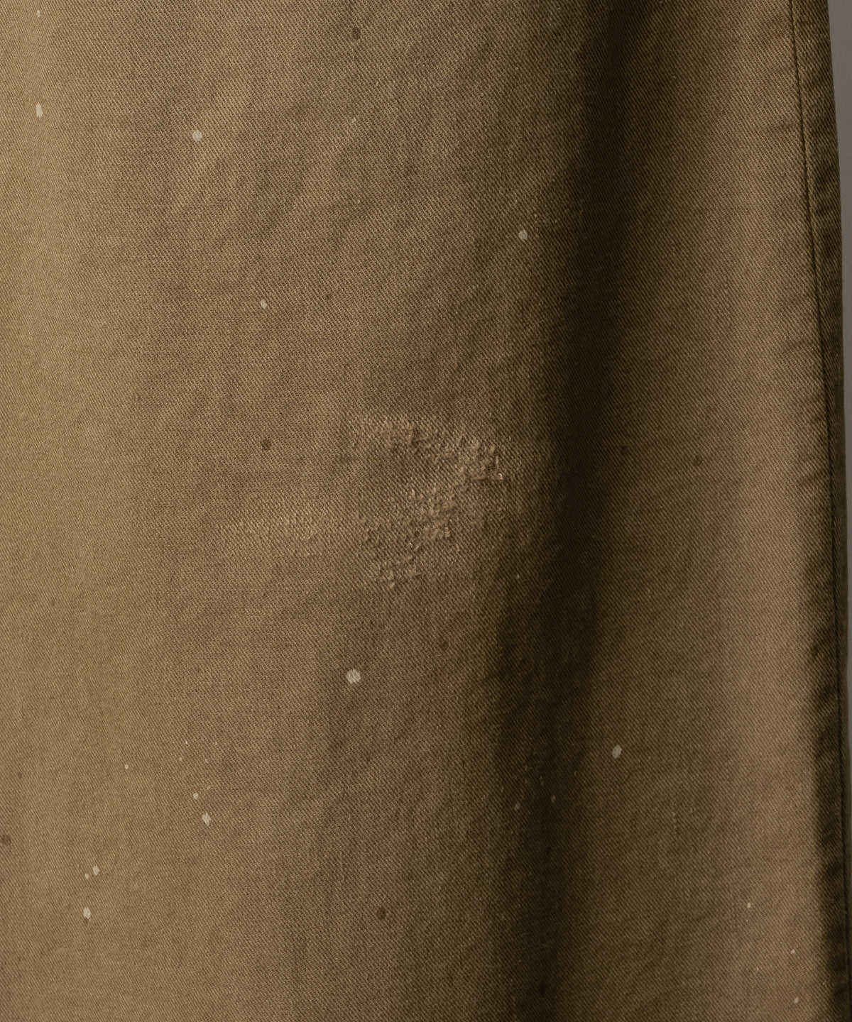 AGING CHINO SLACKS