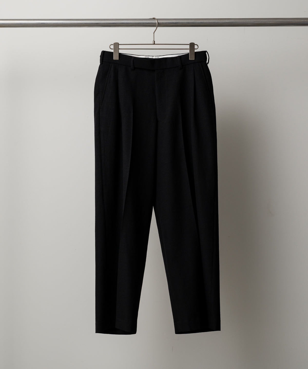 SINGLE PLEAT WIDE TROUSERS