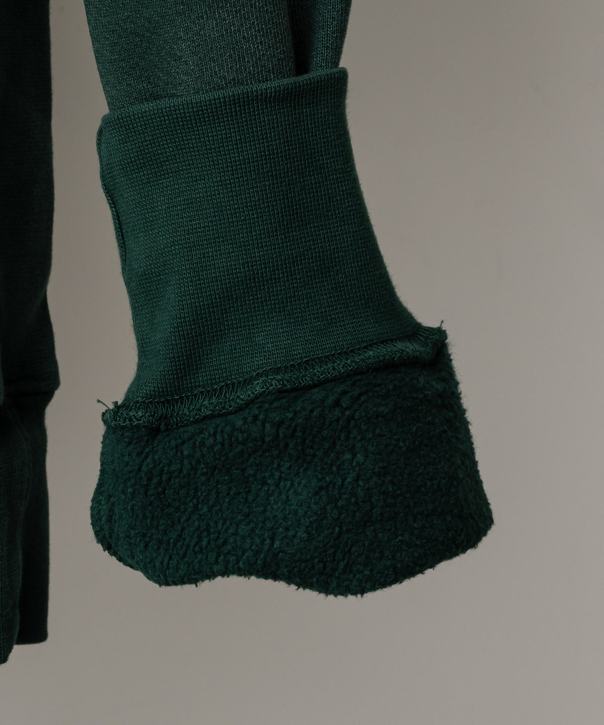 CROPPED CREW SWEATSHIRT