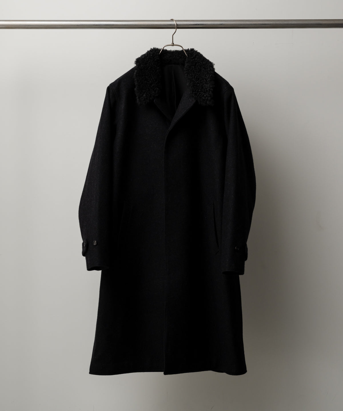 30-7-03 BOA COLLAR COAT