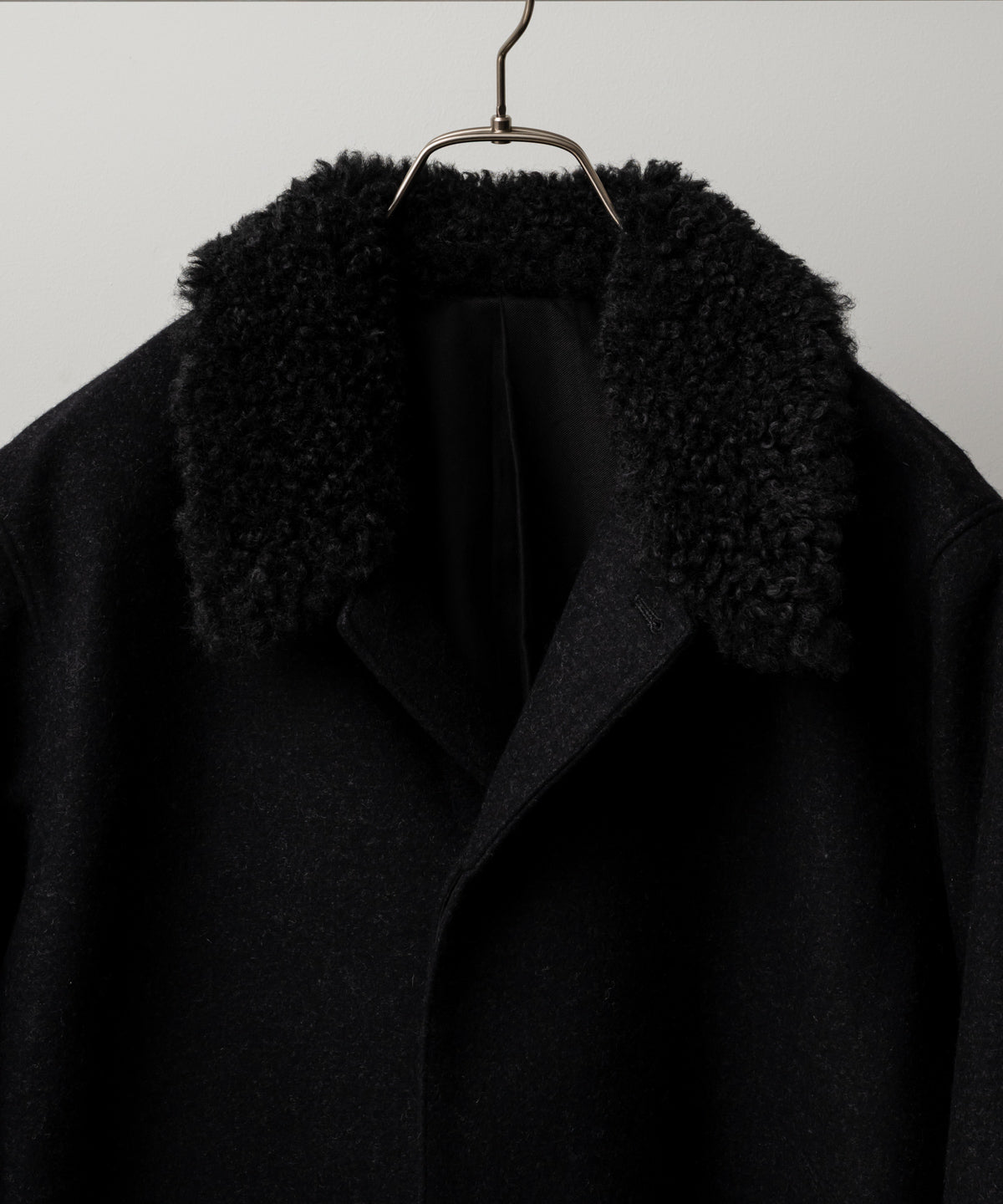 30-7-03 BOA COLLAR COAT
