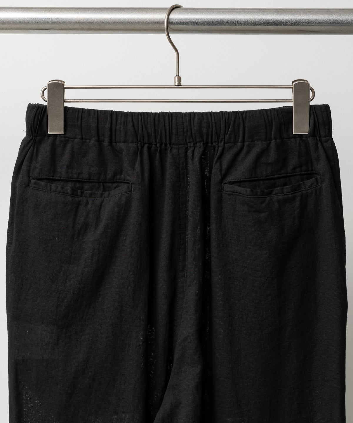 KNEE TUCK PANTS