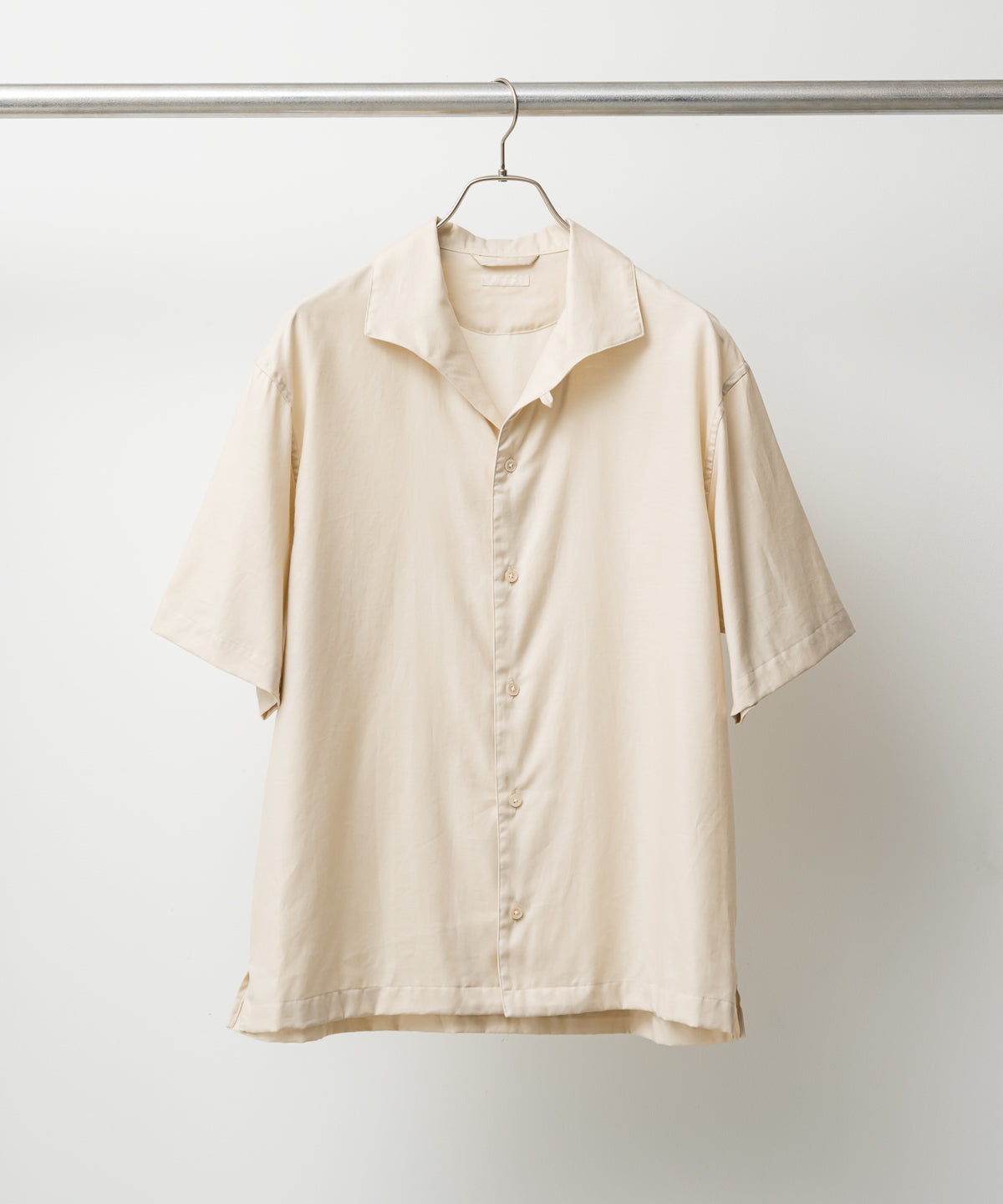 SILK SOFT TWILL SHARK COLLAR SHIRT