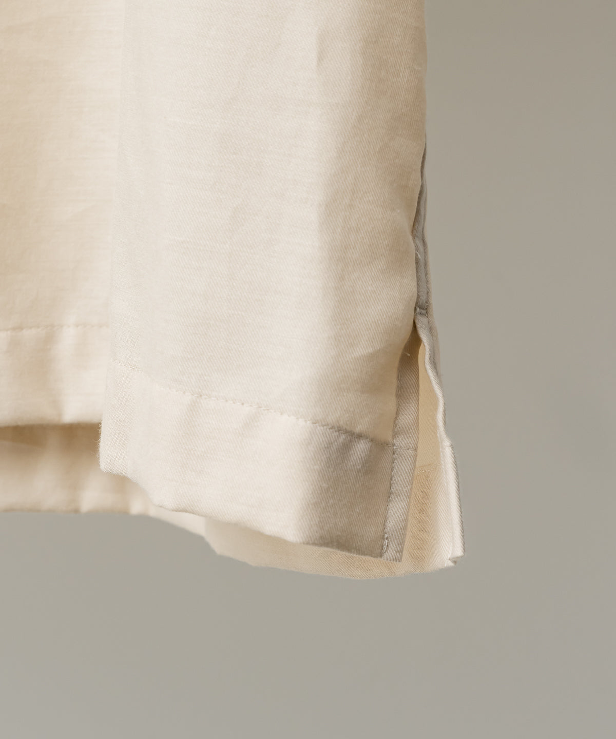 SILK SOFT TWILL SHARK COLLAR SHIRT