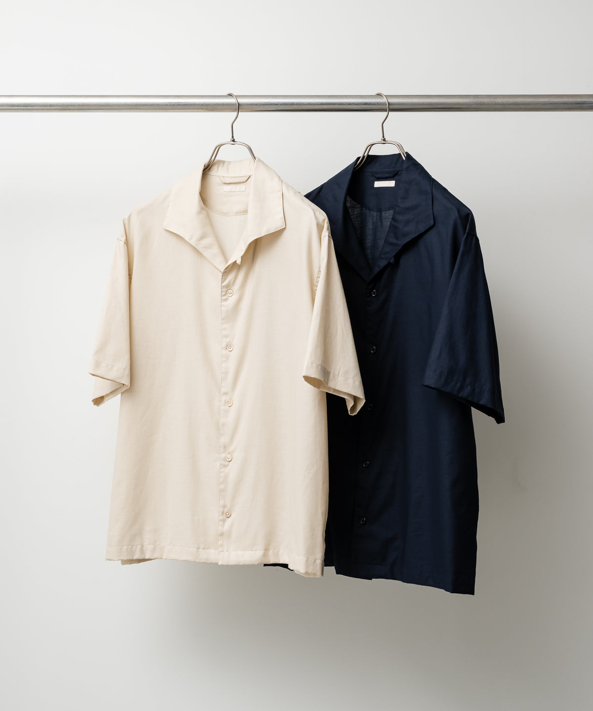SILK SOFT TWILL SHARK COLLAR SHIRT