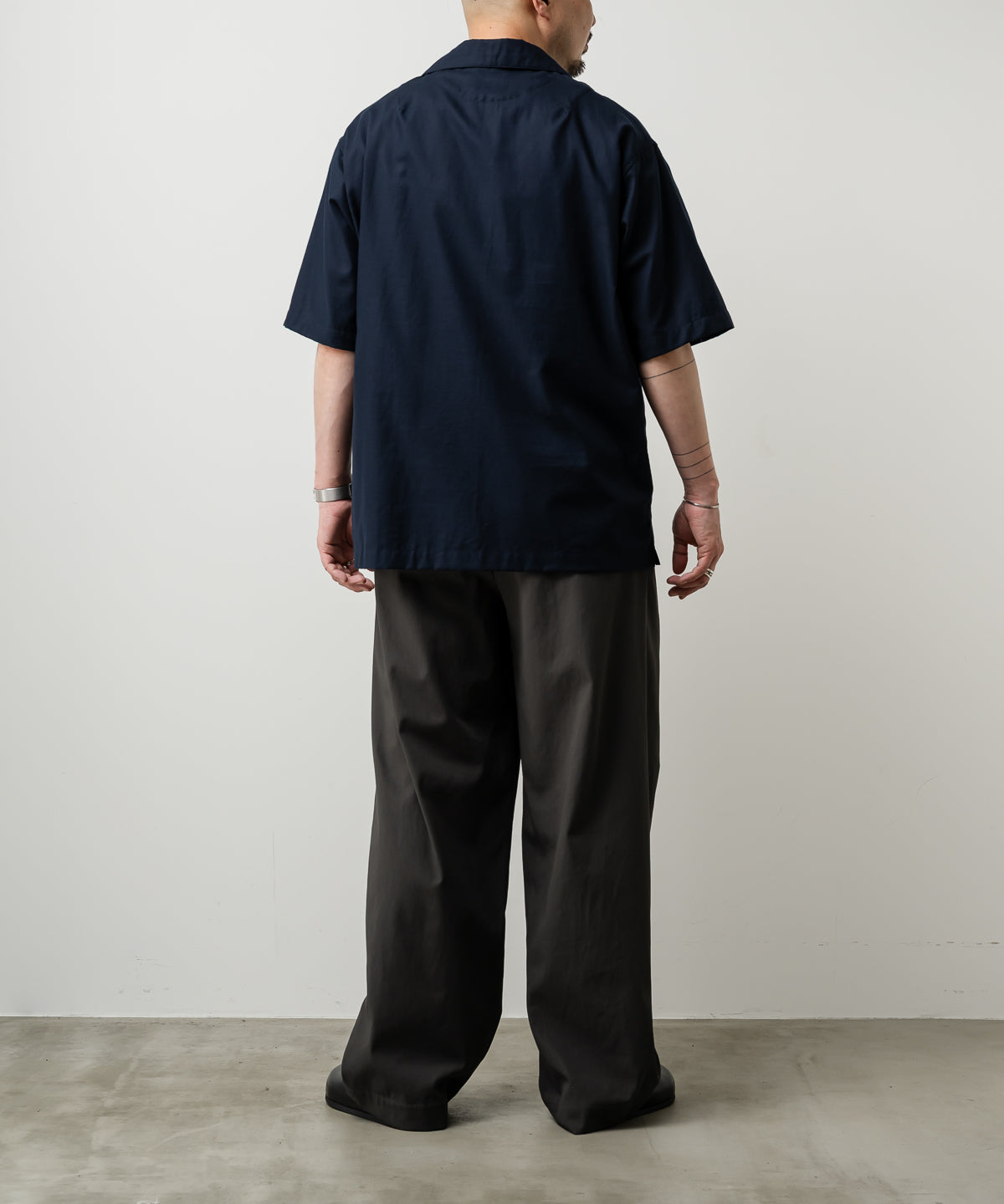 SILK SOFT TWILL SHARK COLLAR SHIRT