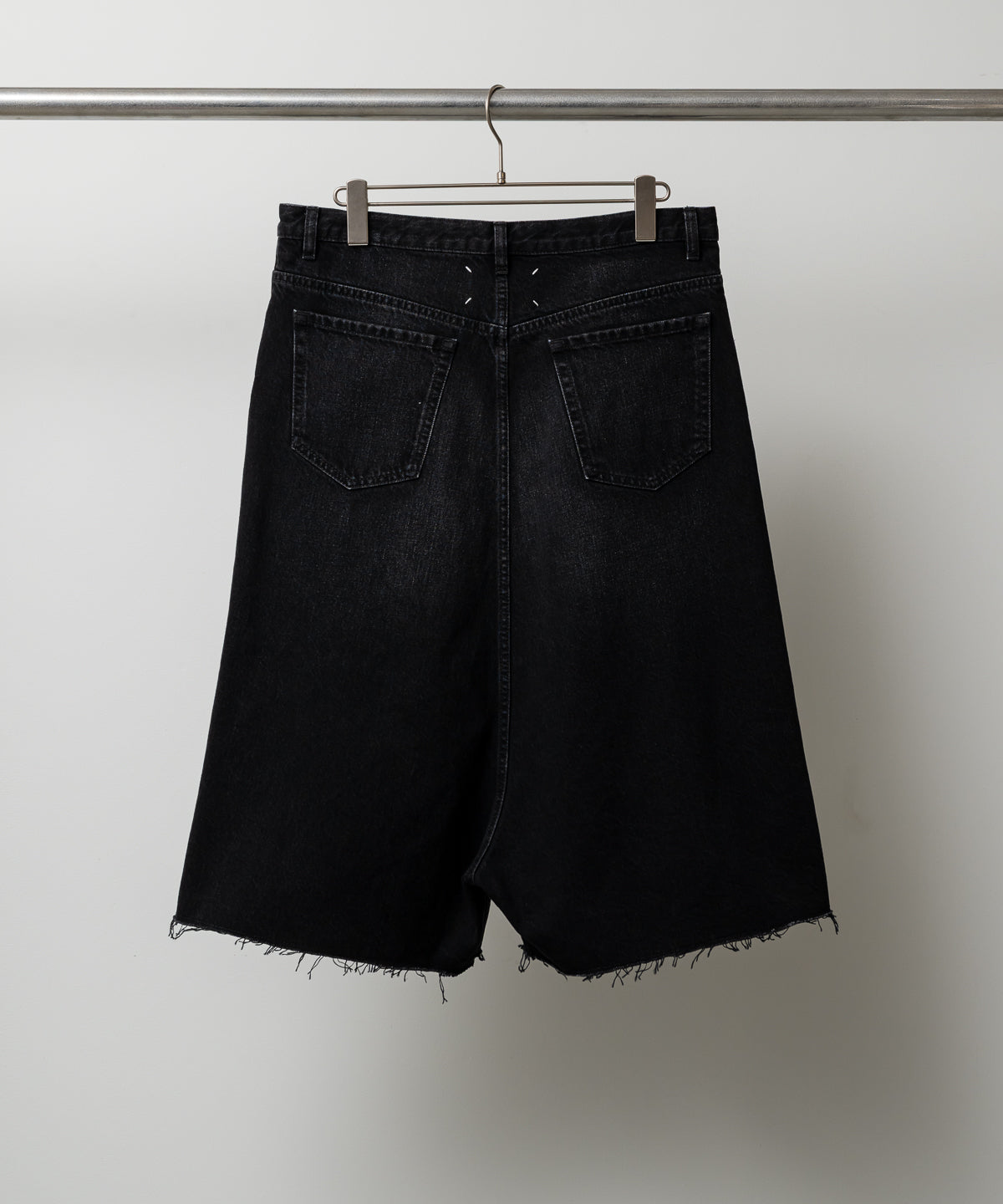 DROP RIZE CUT OFF SHORTS
