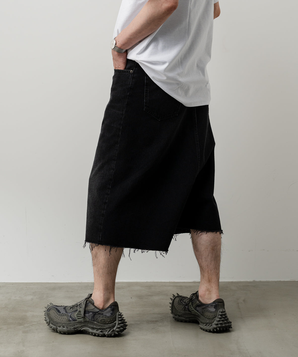 DROP RIZE CUT OFF SHORTS