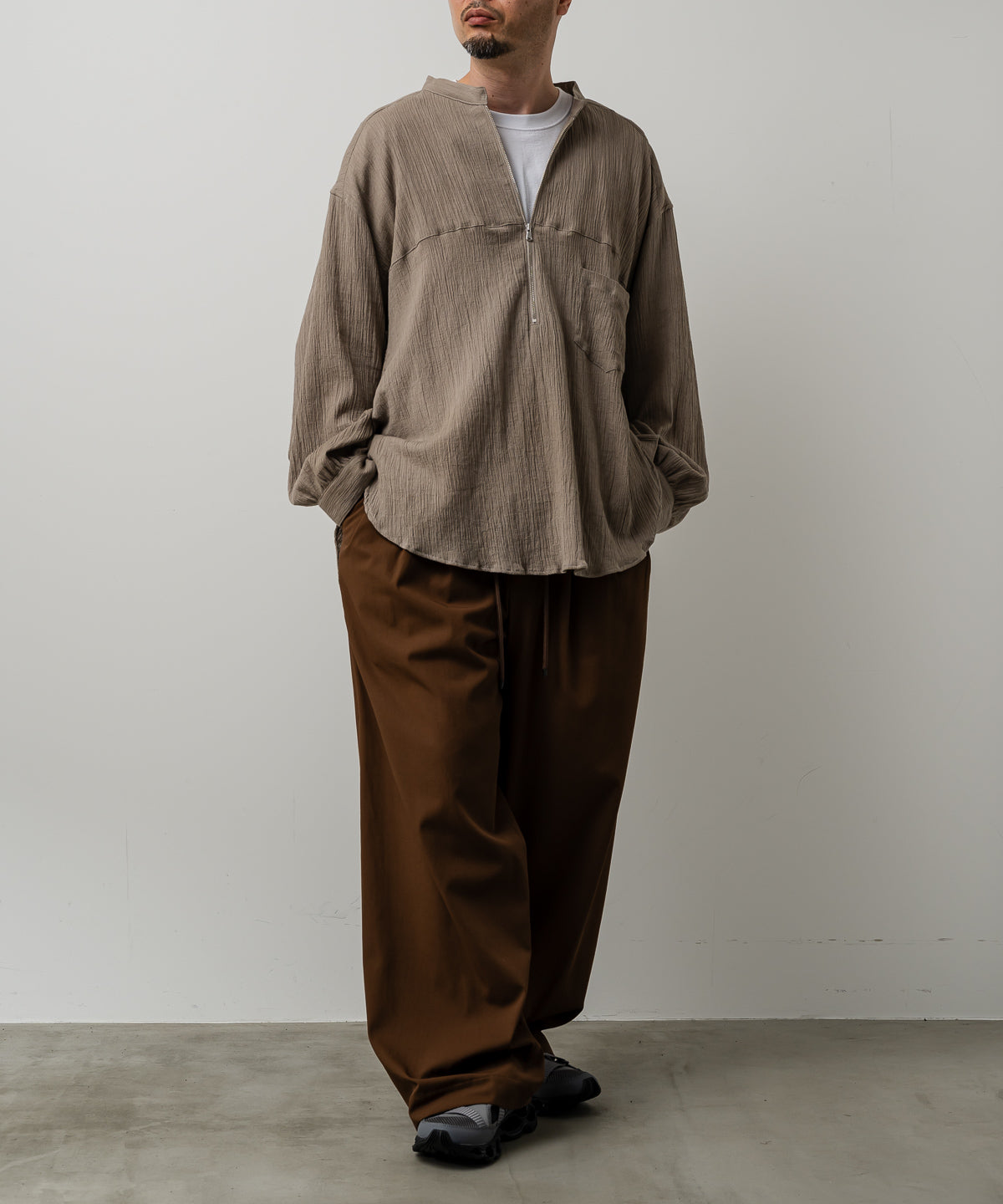 CREPE HALF ZIP SHIRT