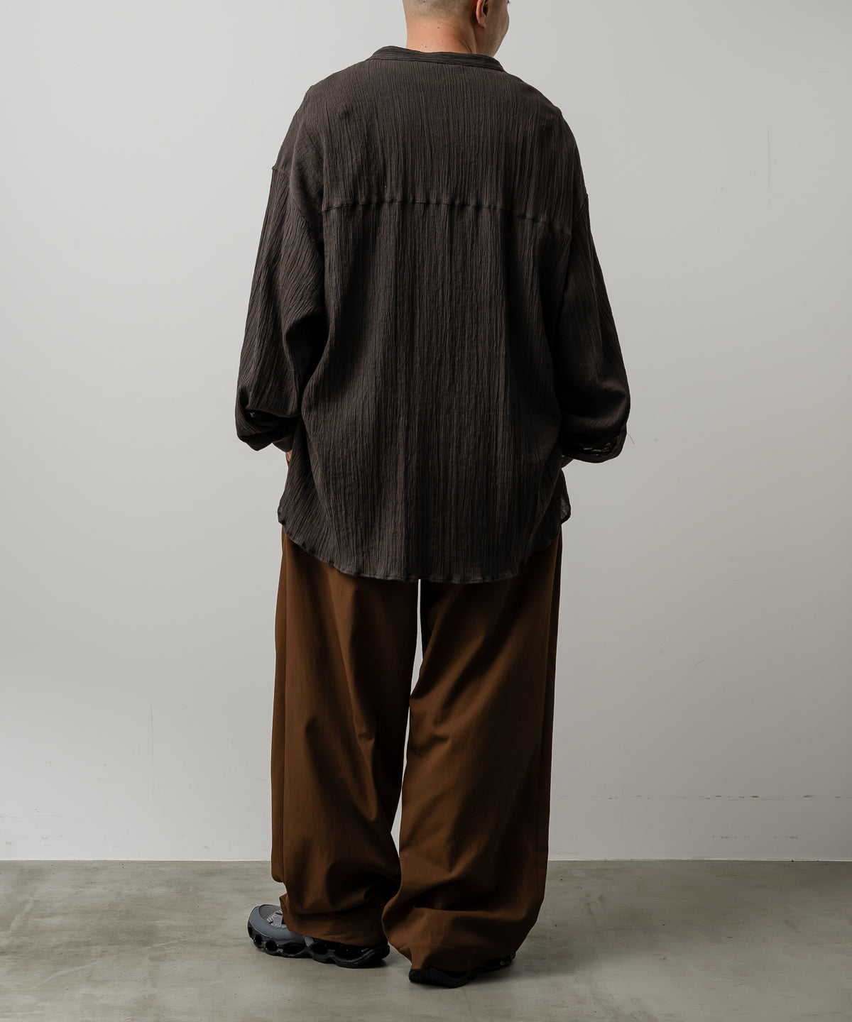 CREPE HALF ZIP SHIRT