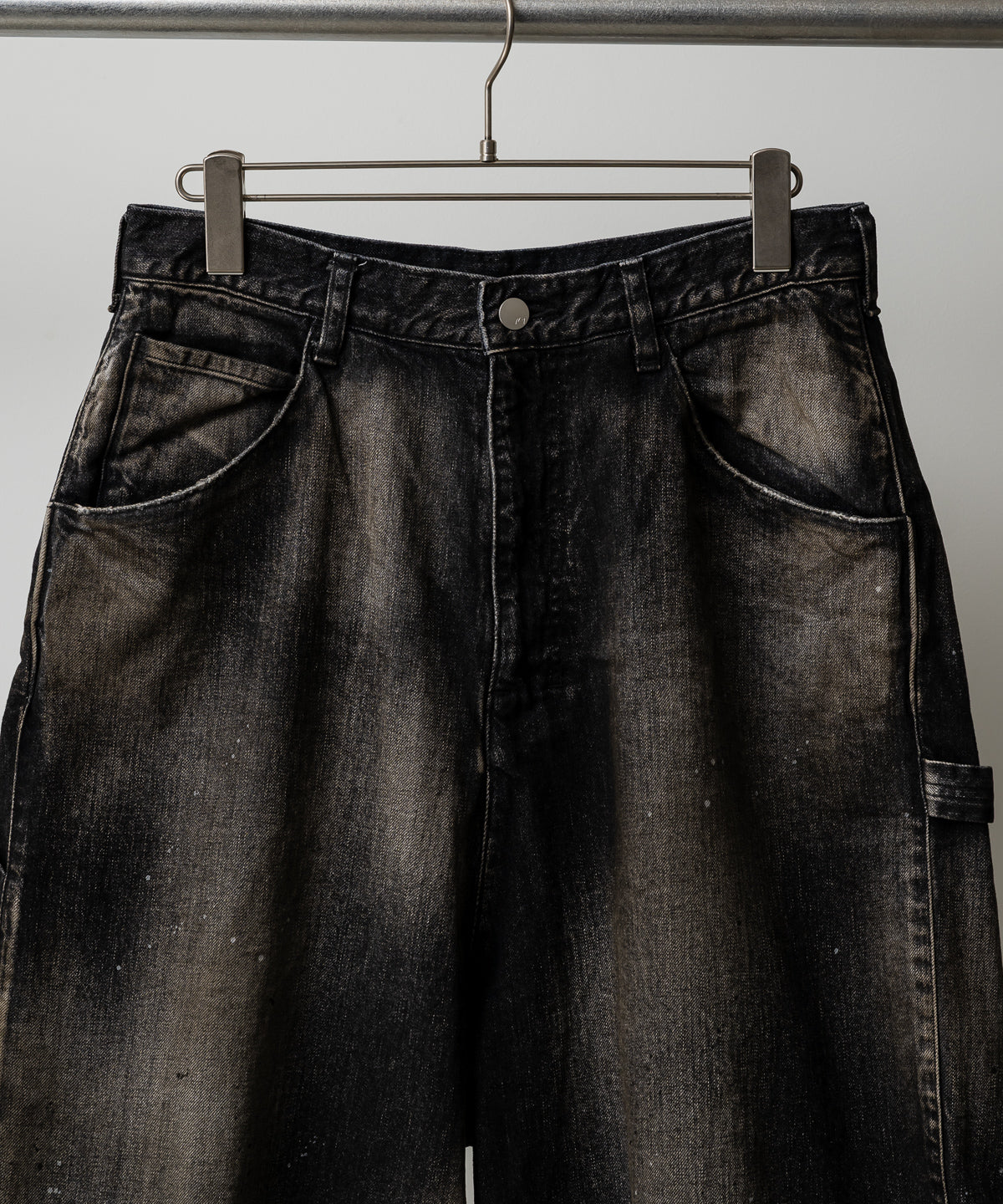 DENIM PAINTER SHORTS