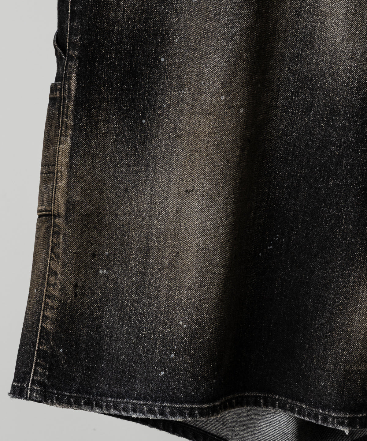 DENIM PAINTER SHORTS