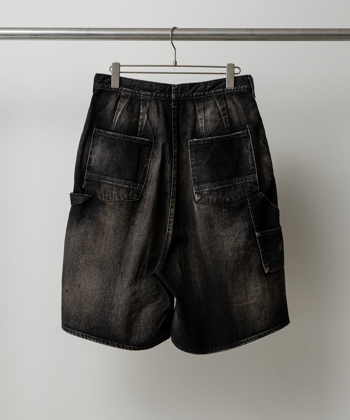 DENIM PAINTER SHORTS