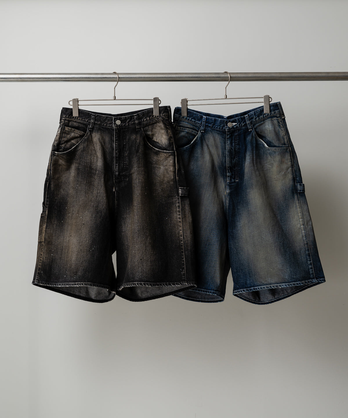 DENIM PAINTER SHORTS