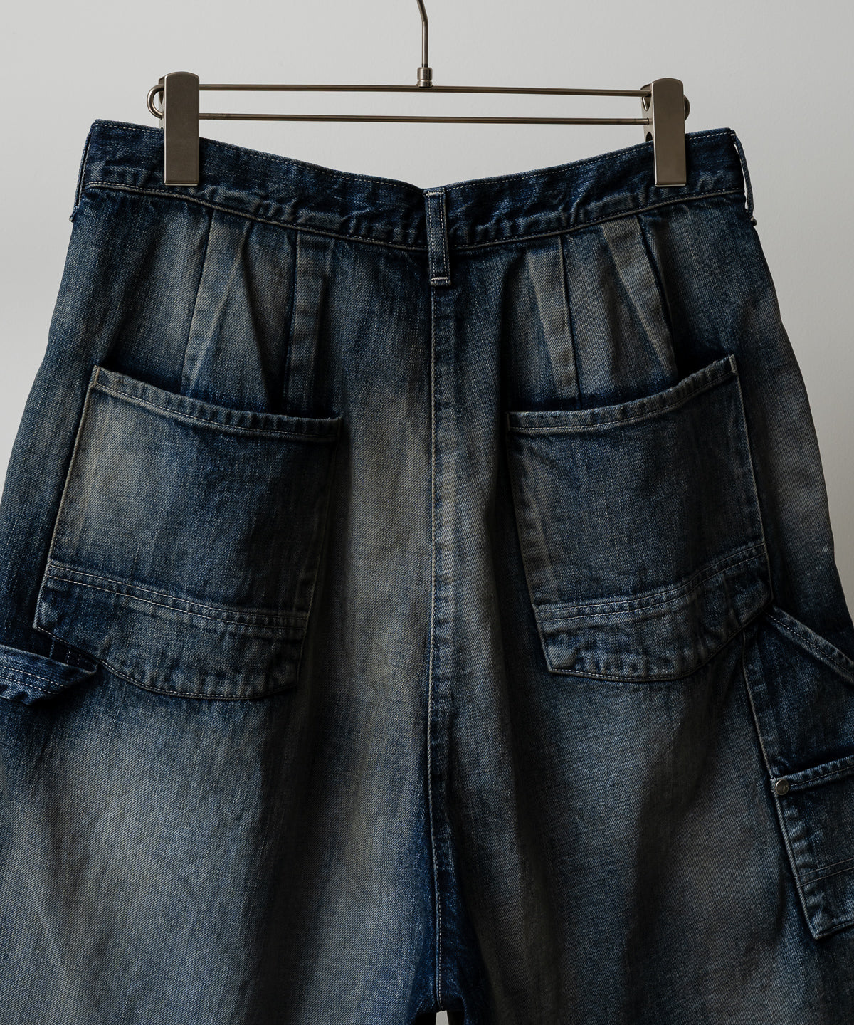 DENIM PAINTER SHORTS
