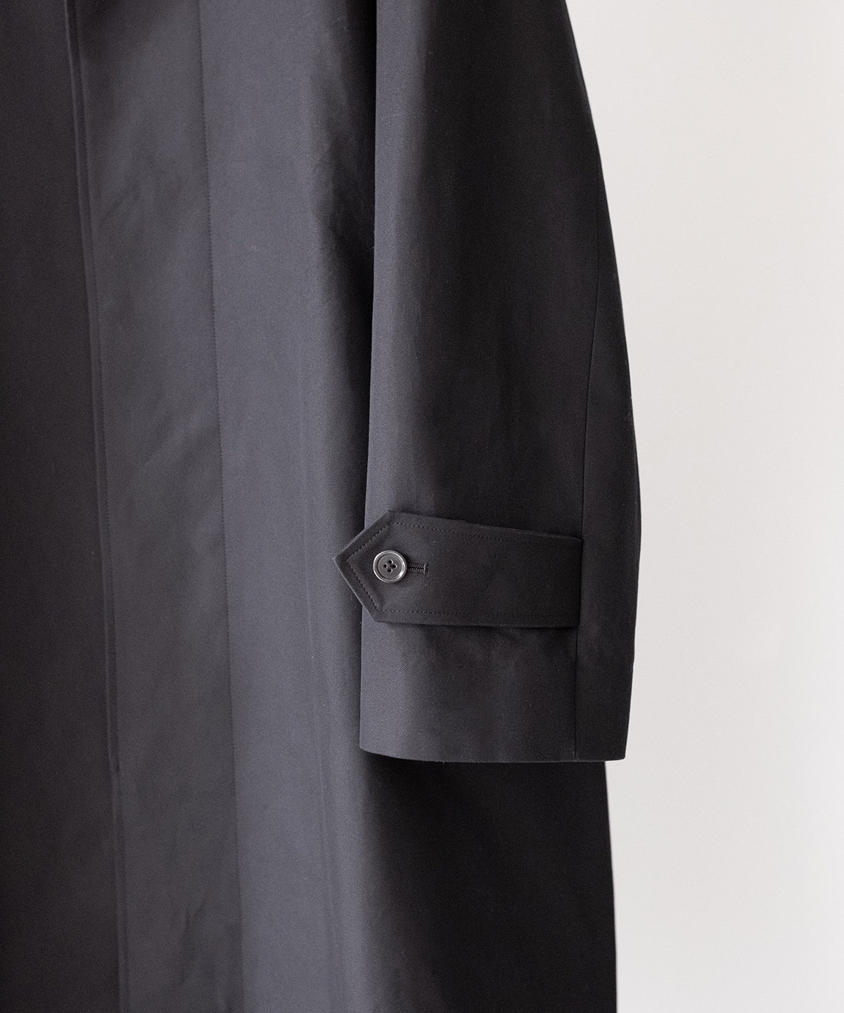 HUGE SINGLE TRENCH COAT