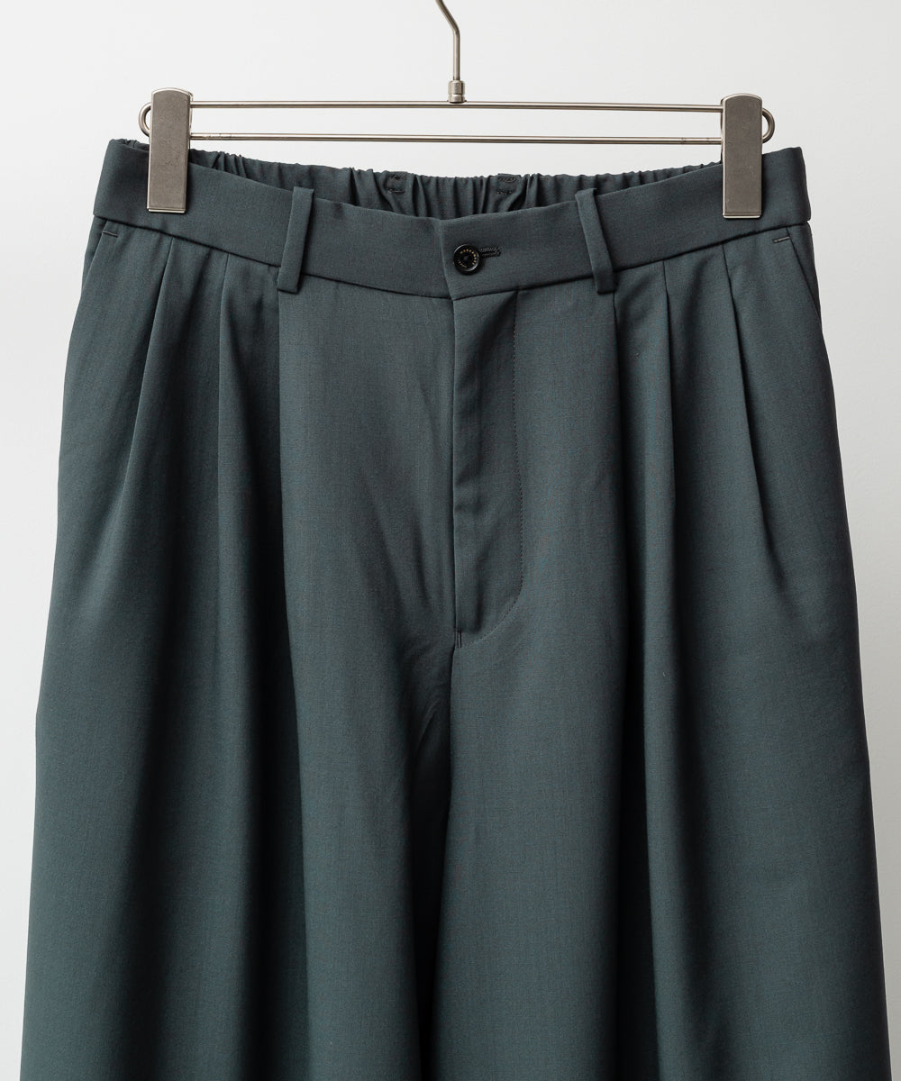 TRIPLE PLEATED WIDE TROUSERS / オーガニックウール2/80トロピカル