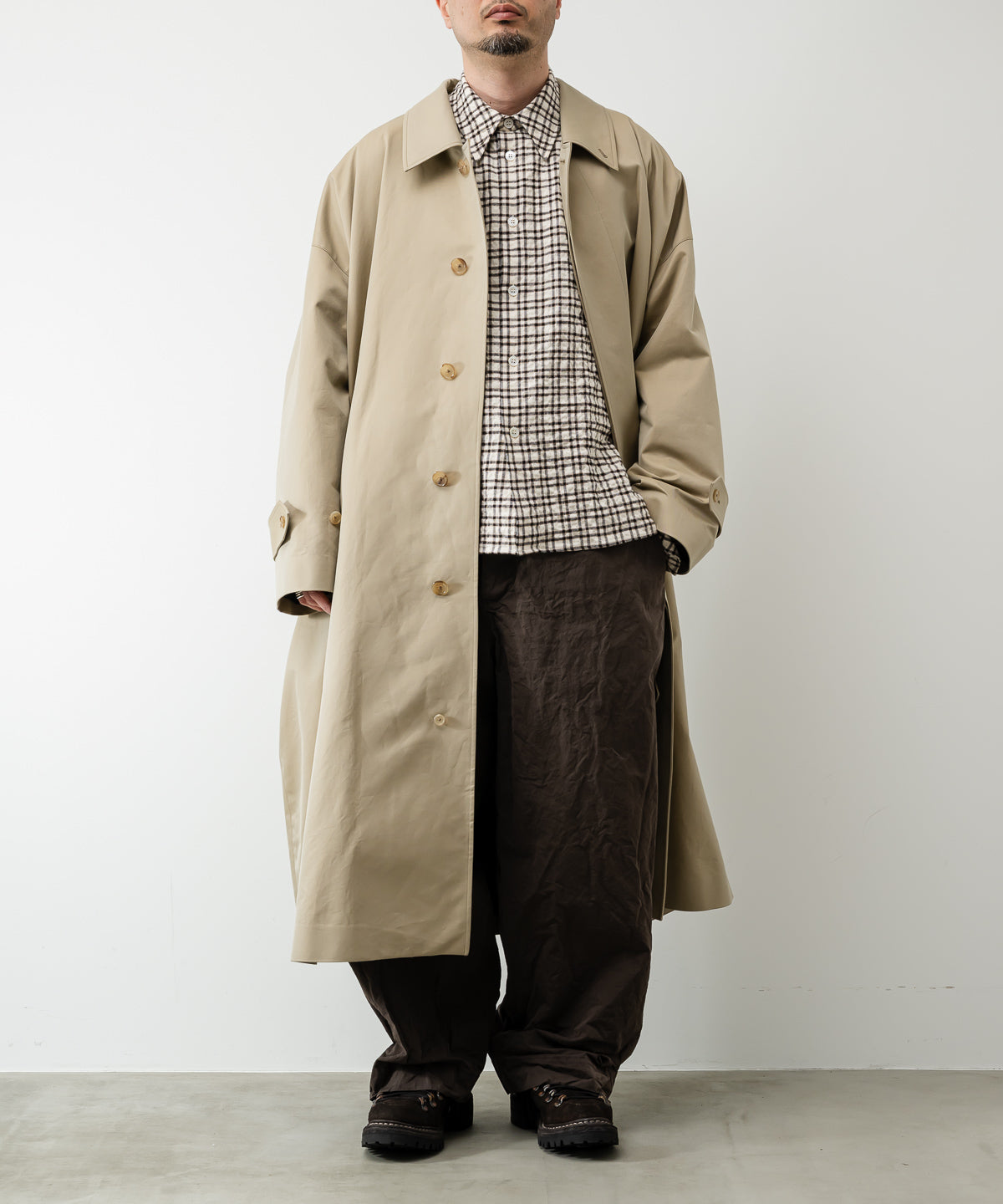 HUGE SINGLE TRENCH COAT