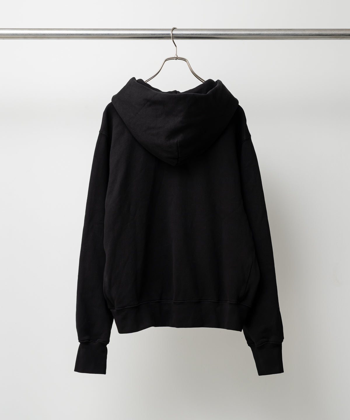 CLASSIC ZIP HOODIE