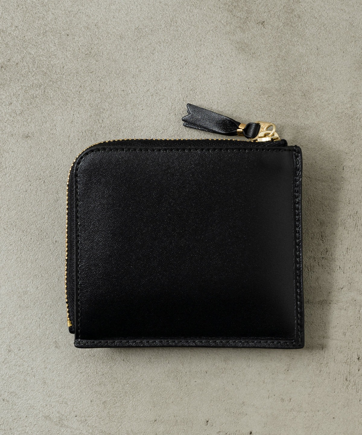 OUTSIDE POCKET