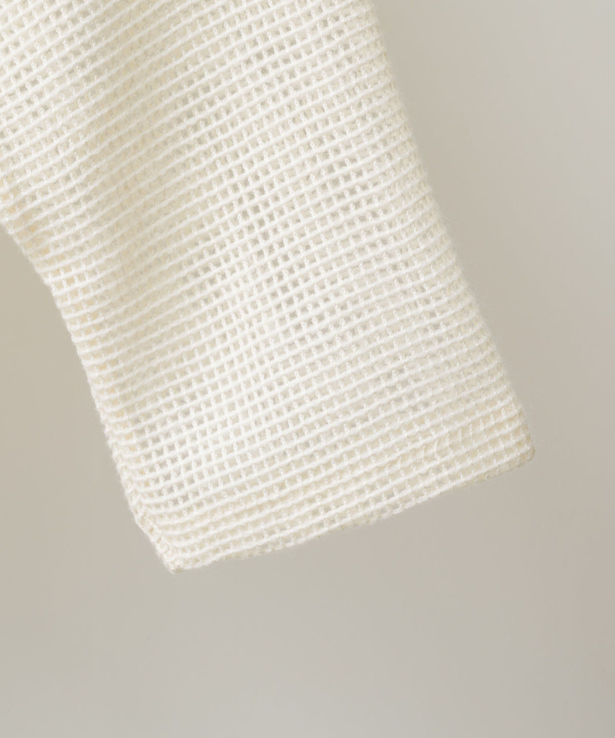 WOOL RUSSELL LS