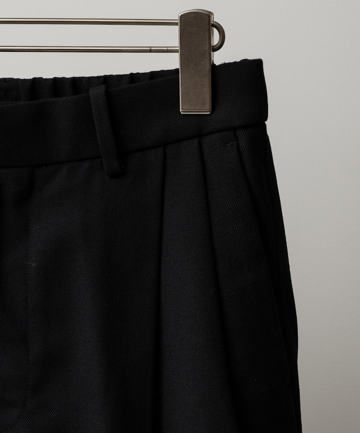 DOUBLE PLEATED SEMI EASY TROUSERS