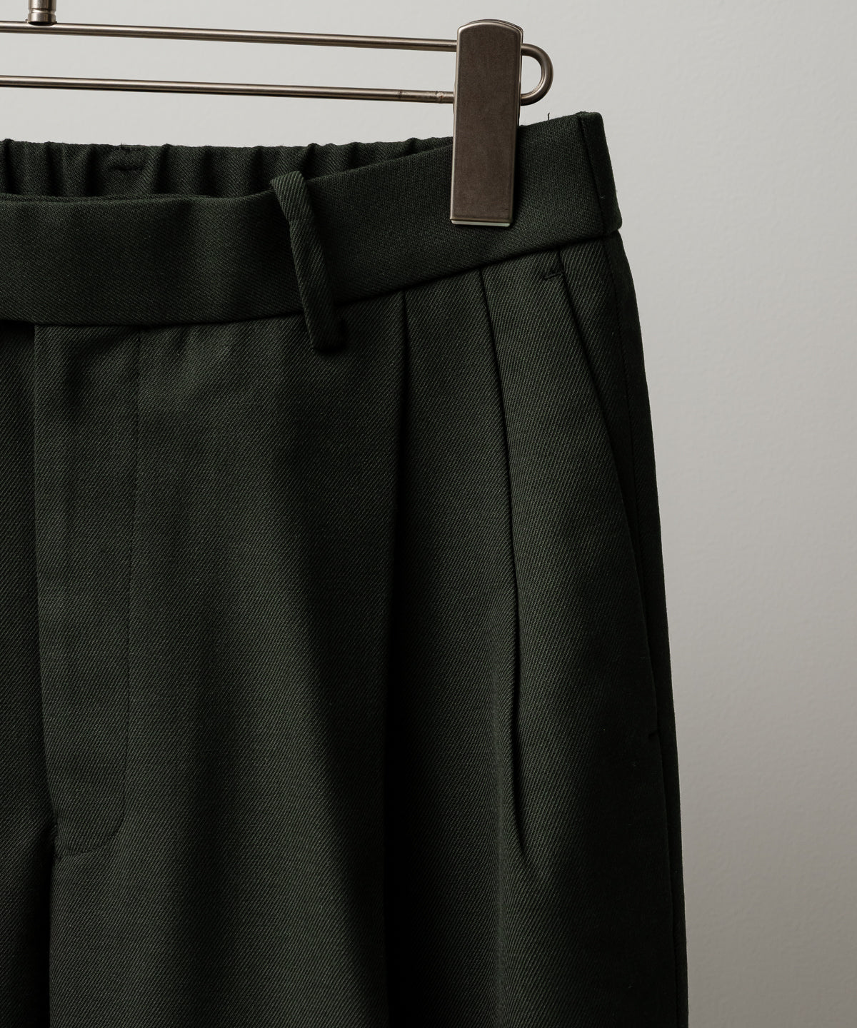 DOUBLE PLEATED SEMI EASY TROUSERS