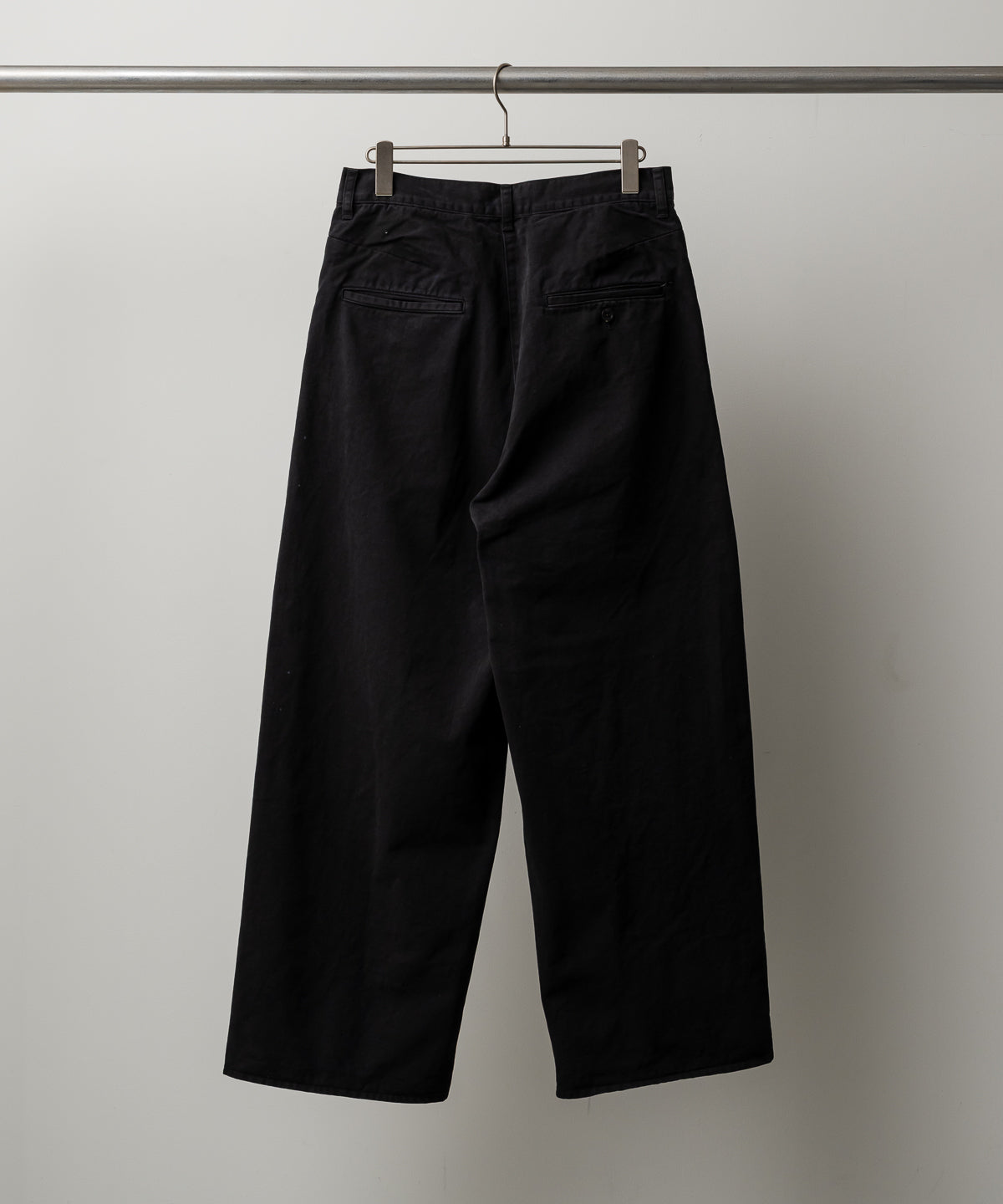 AGING CHINO SLACKS