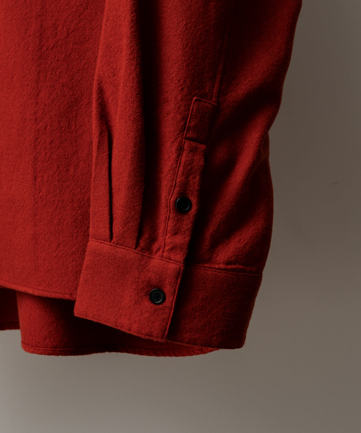 SHRINK WOOL NO-COLLAR TAILORED SHIRT