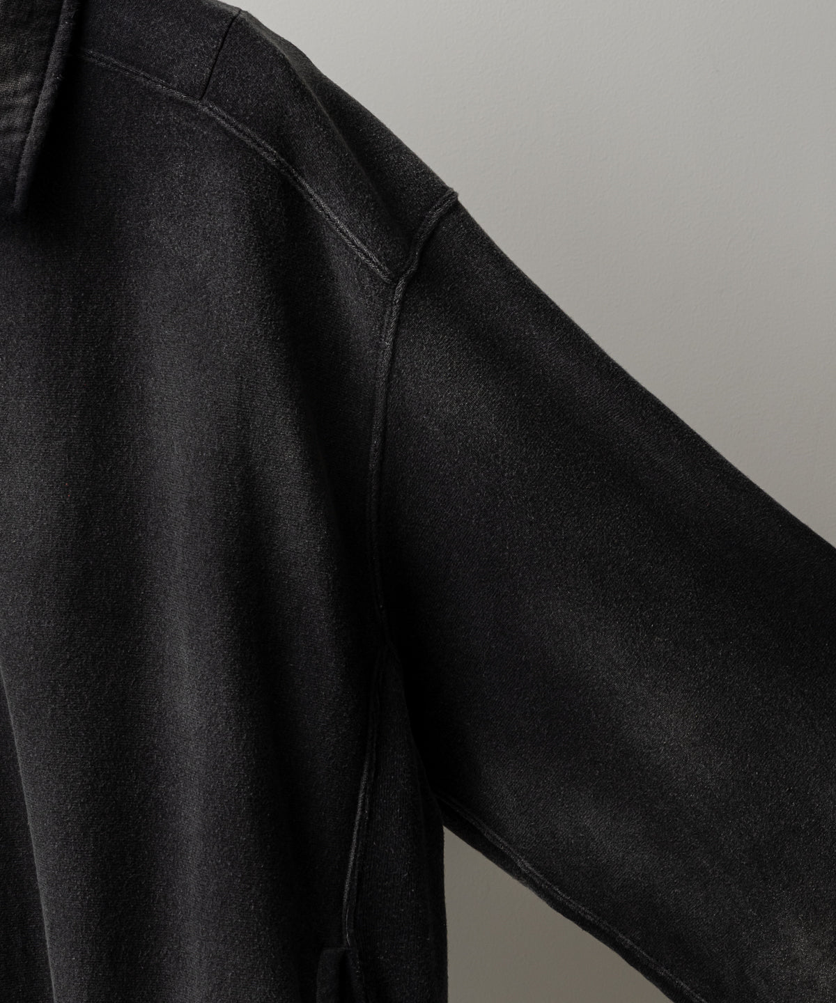 FLEECE-LINED SWEAT PULLOVER