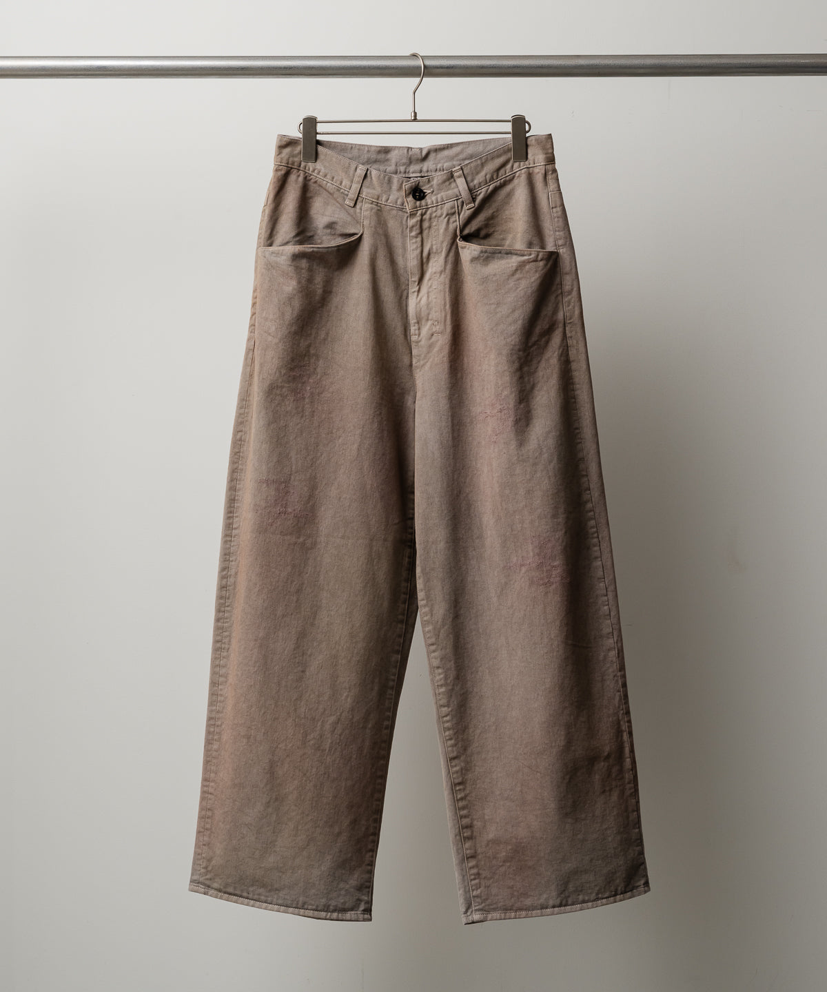 AGING CHINO SLACKS
