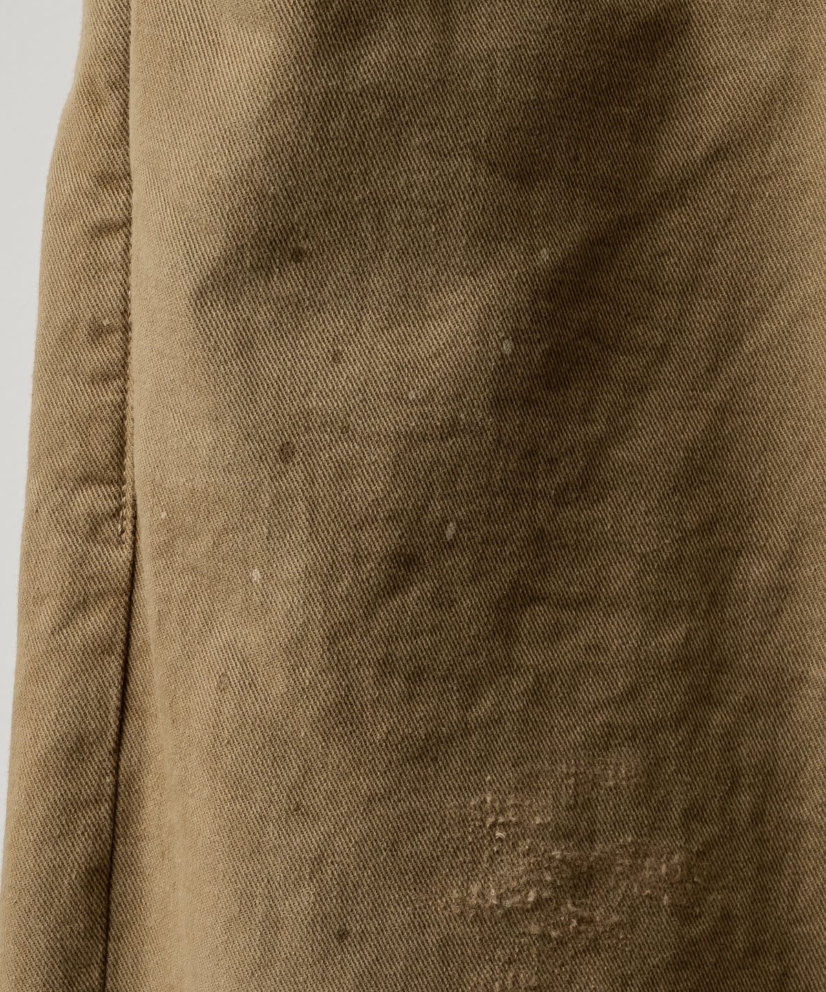 AGING CHINO SLACKS