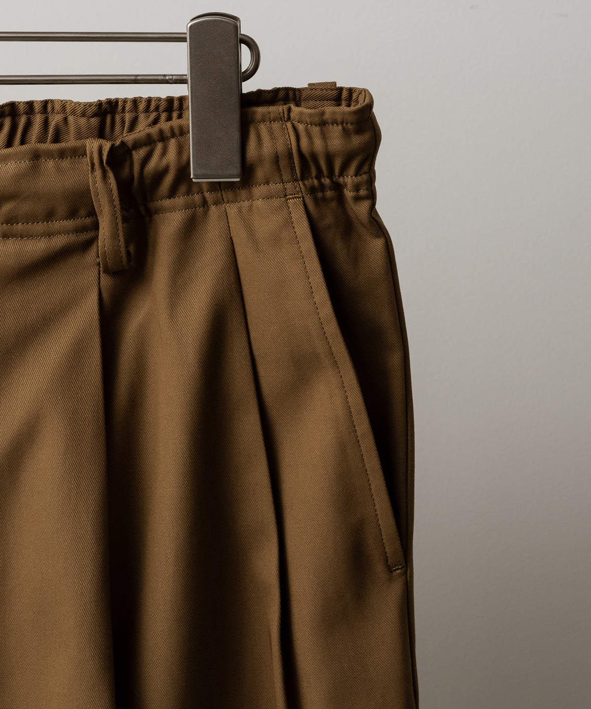 DOUBLE PLEATED EASY TROUSERS