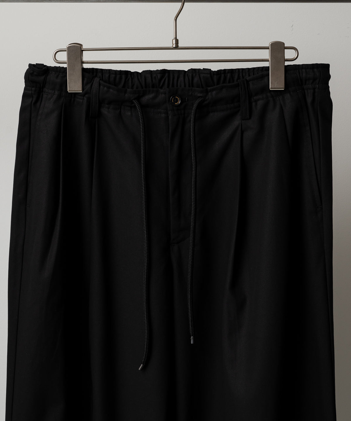 DOUBLE PLEATED EASY TROUSERS