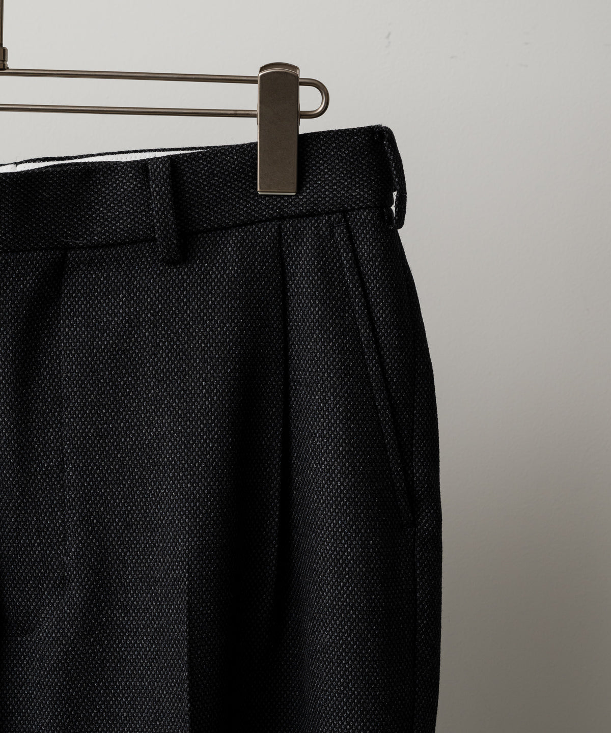 SINGLE PLEAT WIDE TROUSERS