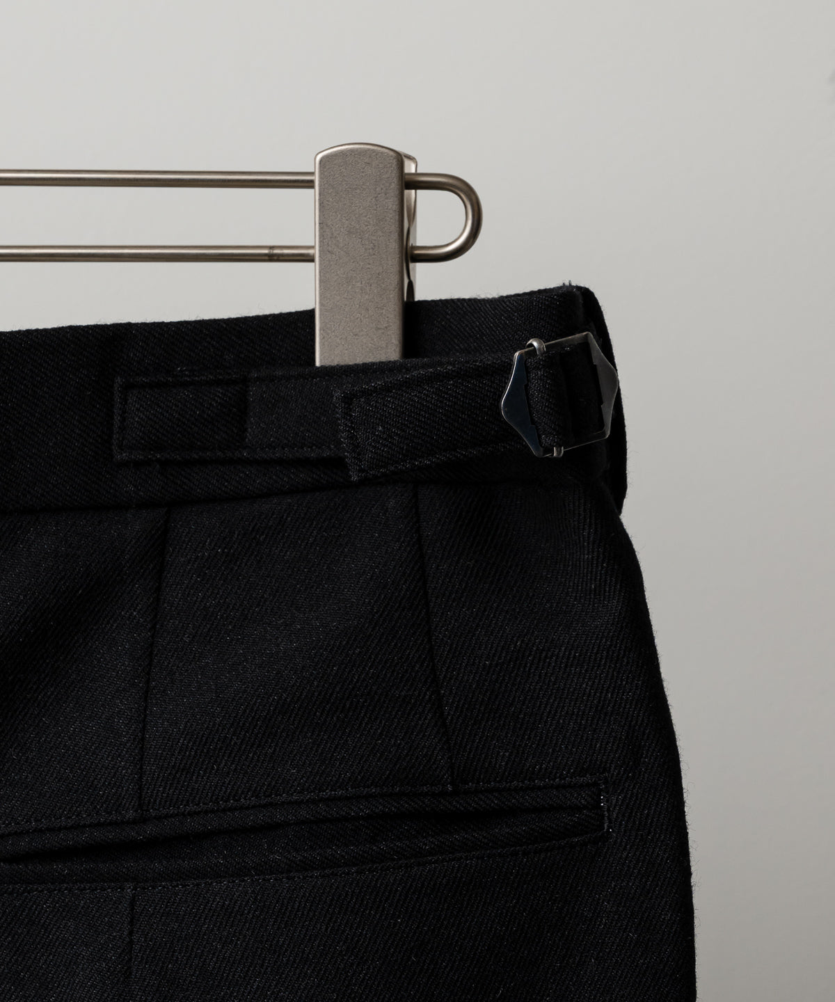 SINGLE PLEAT WIDE TROUSERS