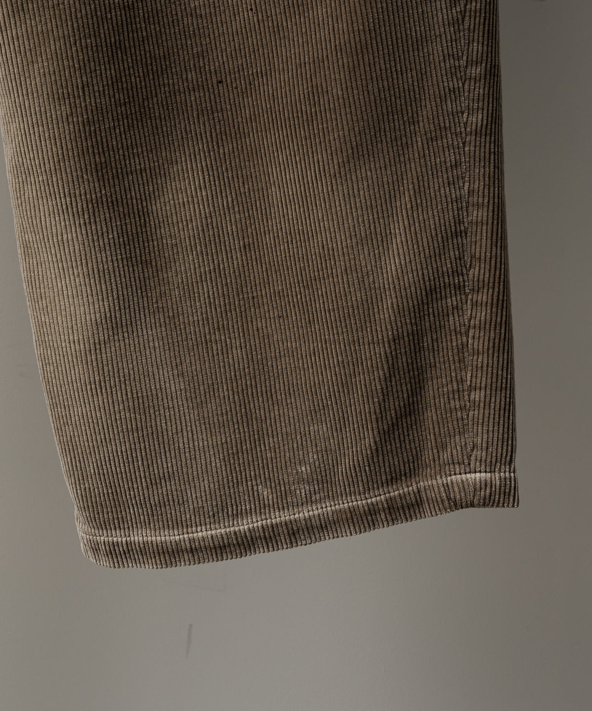 AGING CORDUROY BAKER PANTS
