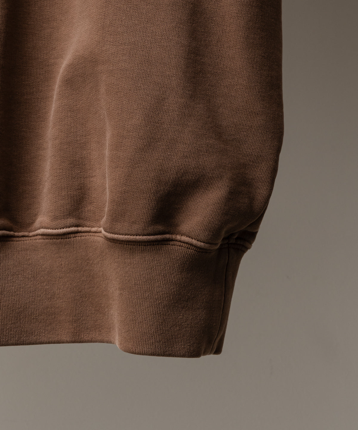 【店舗限定商品】WASHED V-NECK SWEATSHIRT