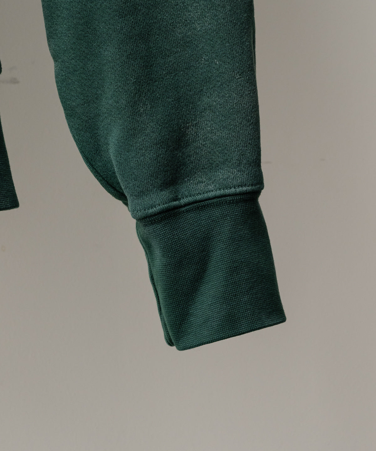 CROPPED CREW SWEATSHIRT