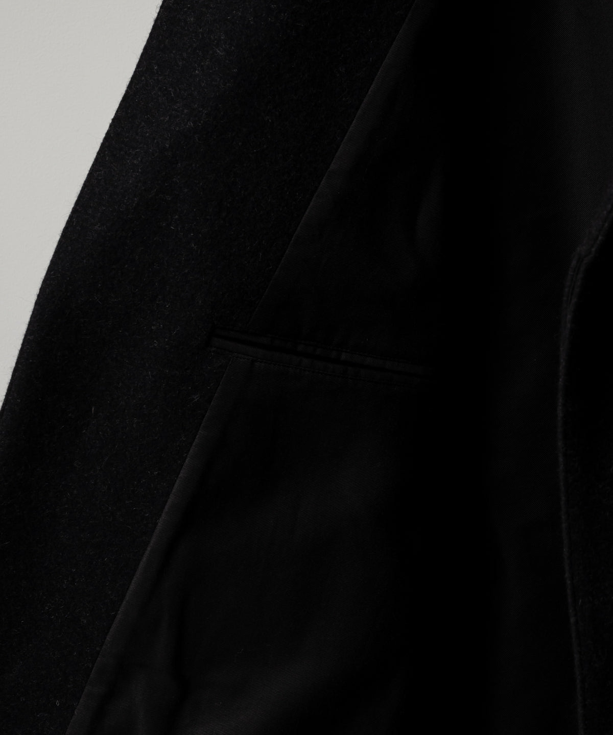 30-7-03 BOA COLLAR COAT
